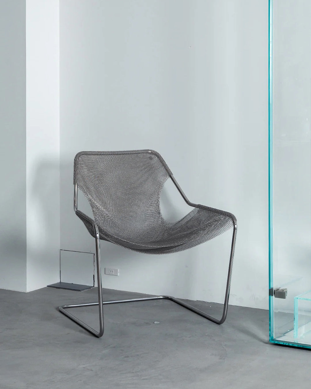 Paulistano Mesh Arm Chair by Paulo Mendes da Rocha for OBJEKTO